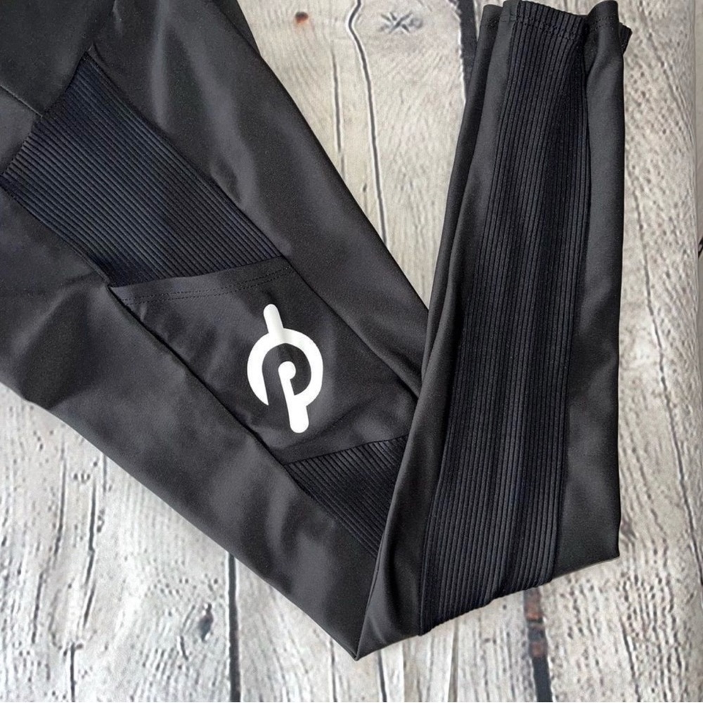 Peloton High Waisted Ribbed Pocket Leggings In Black